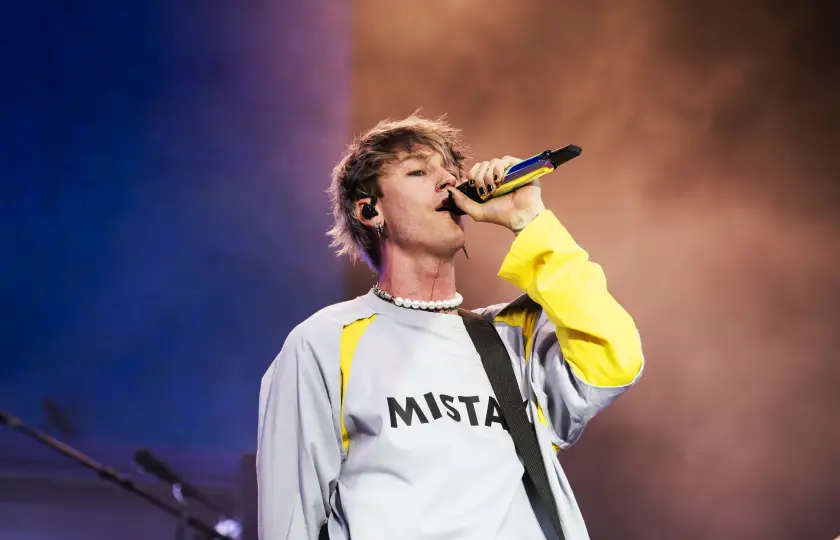 Machine Gun Kelly 2026 巴黎演唱会《Machine Gun Kelly Tour》来了：全新能量炸翻全场！